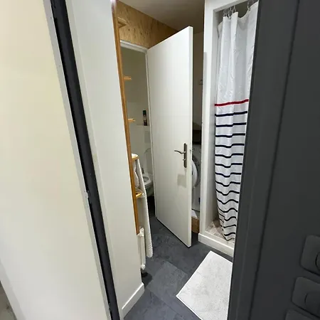Modern Studio For 2 Near Paris Lejlighed