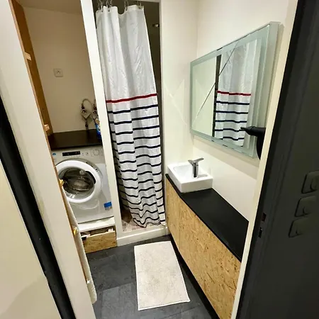 Modern Studio For 2 Near Paris *
