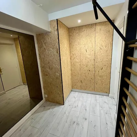 Modern Studio For 2 Near Paris